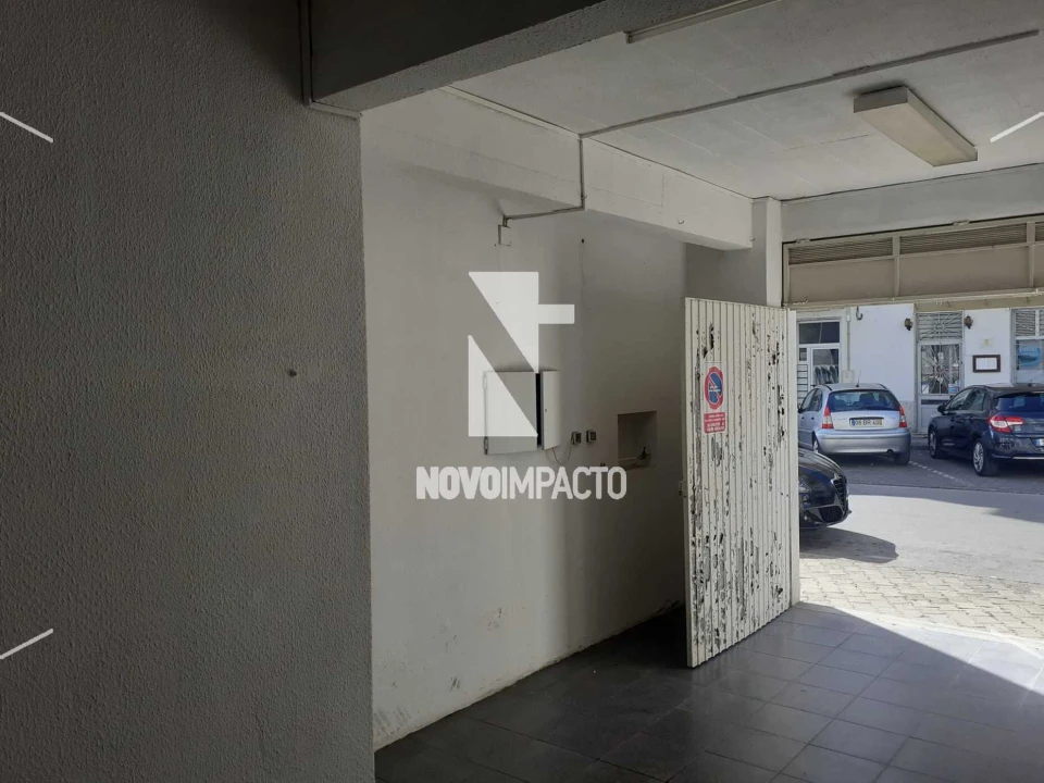Garagem para Arrendamento em Montijo e Afonsoeiro Foto 1