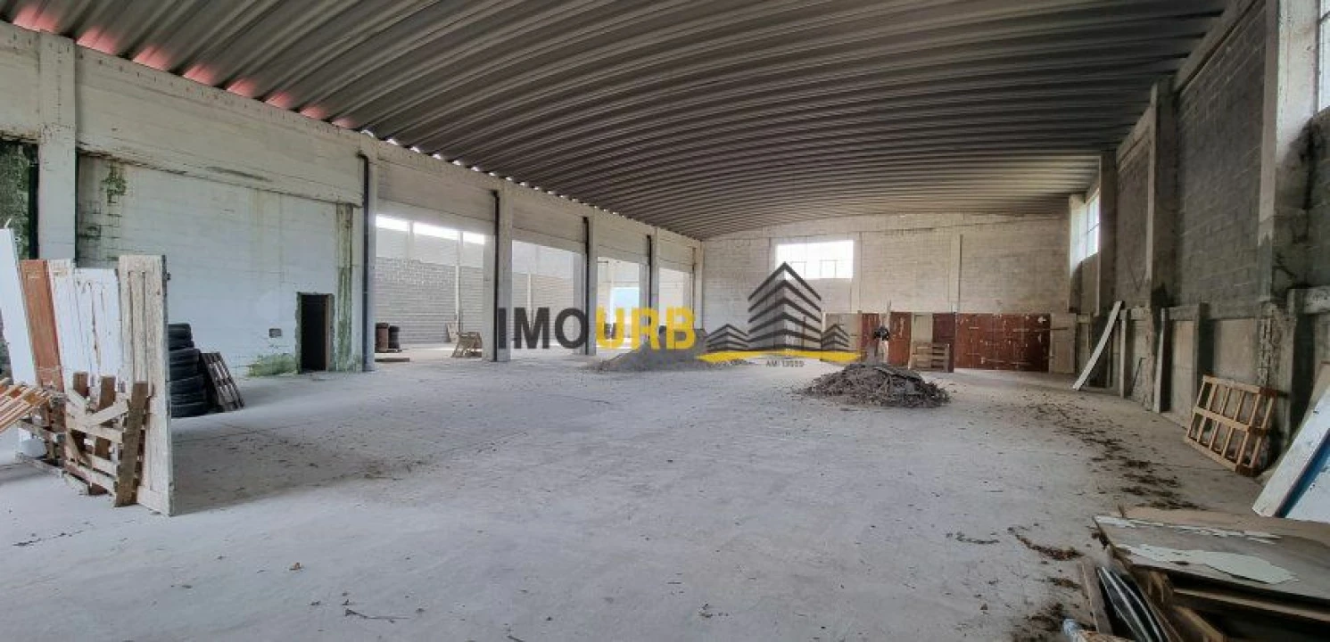 Armazém para Venda em Colmeias e Memória Foto 9