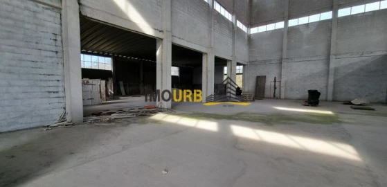 Armazém para Venda em Colmeias e Memória