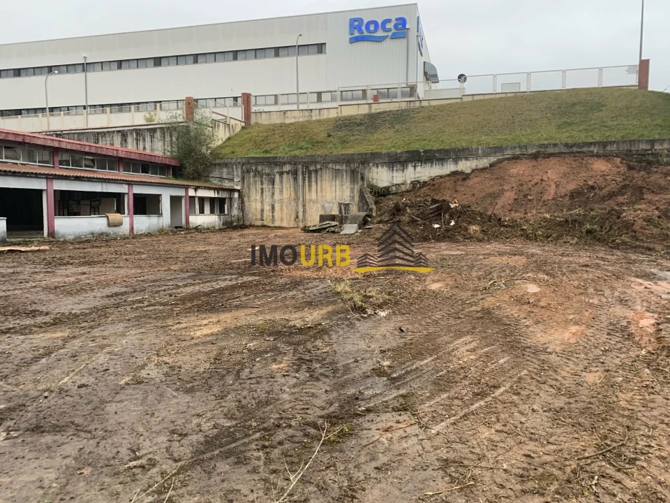 Armazém para Venda em Colmeias e Memória Foto 2