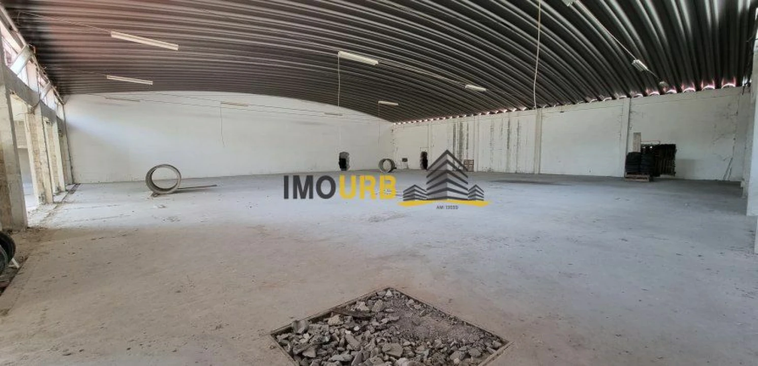 Armazém para Venda em Colmeias e Memória Foto 18