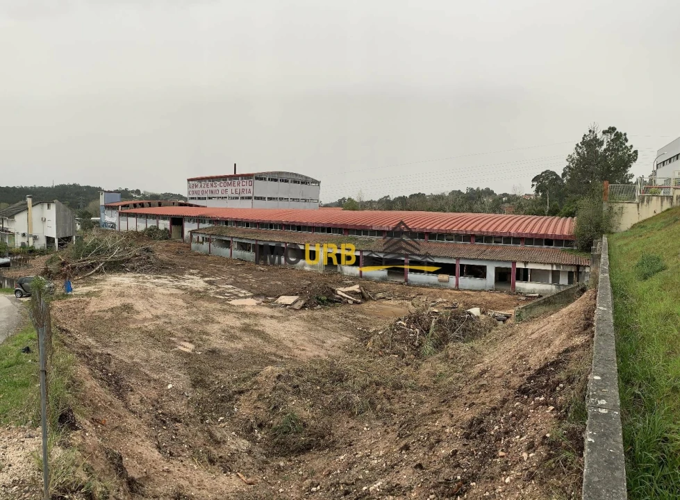 Armazém para Venda em Colmeias e Memória Foto 1