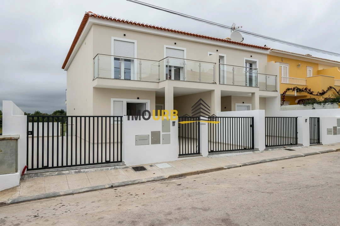 Moradia T3 para Venda em Altura Foto 3