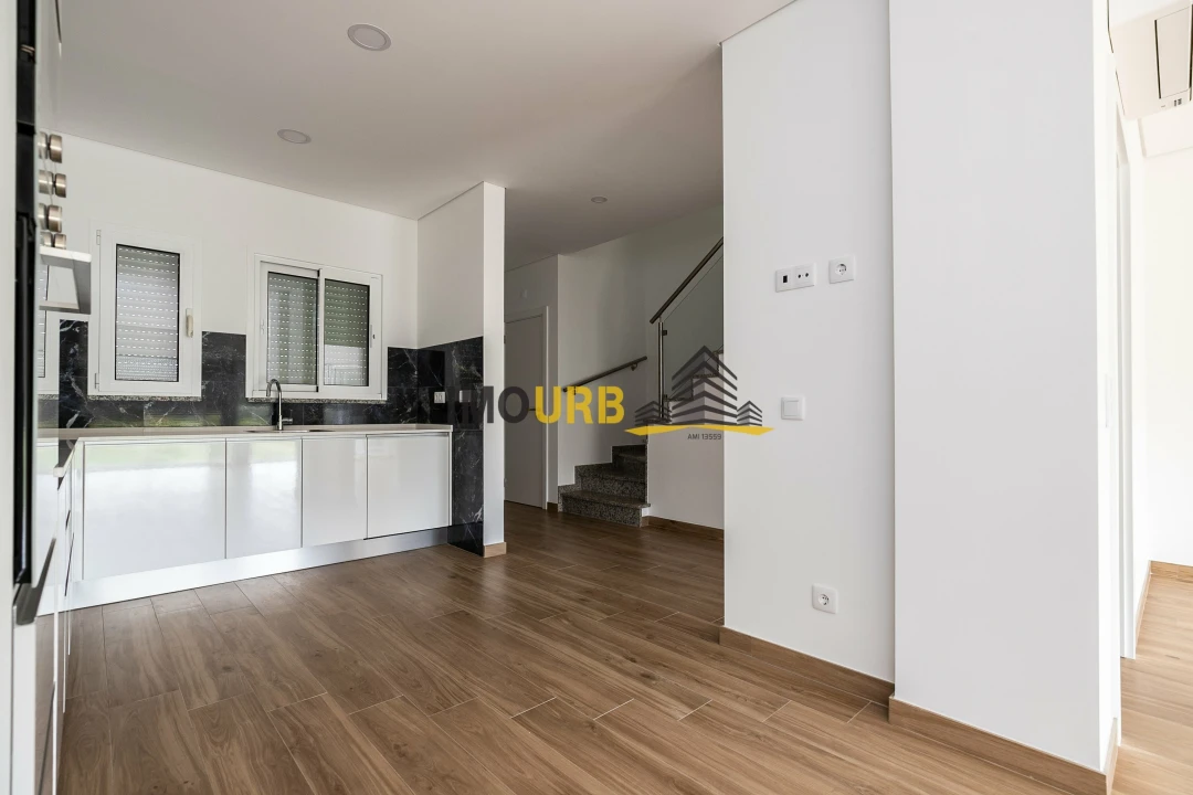 Moradia T3 para Venda em Altura Foto 11