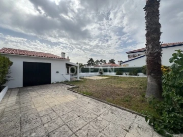 Moradia T5 para Venda em Azeitão (São Lourenço e São Simão)