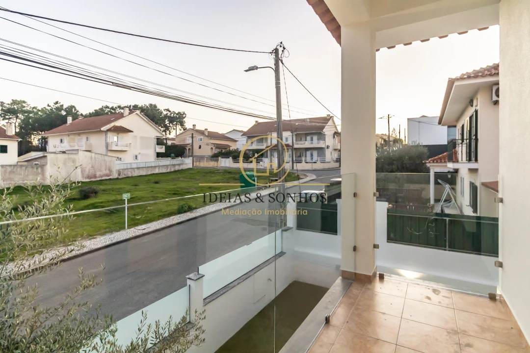 Moradia T4 para Venda em Quinta do Conde Foto 20