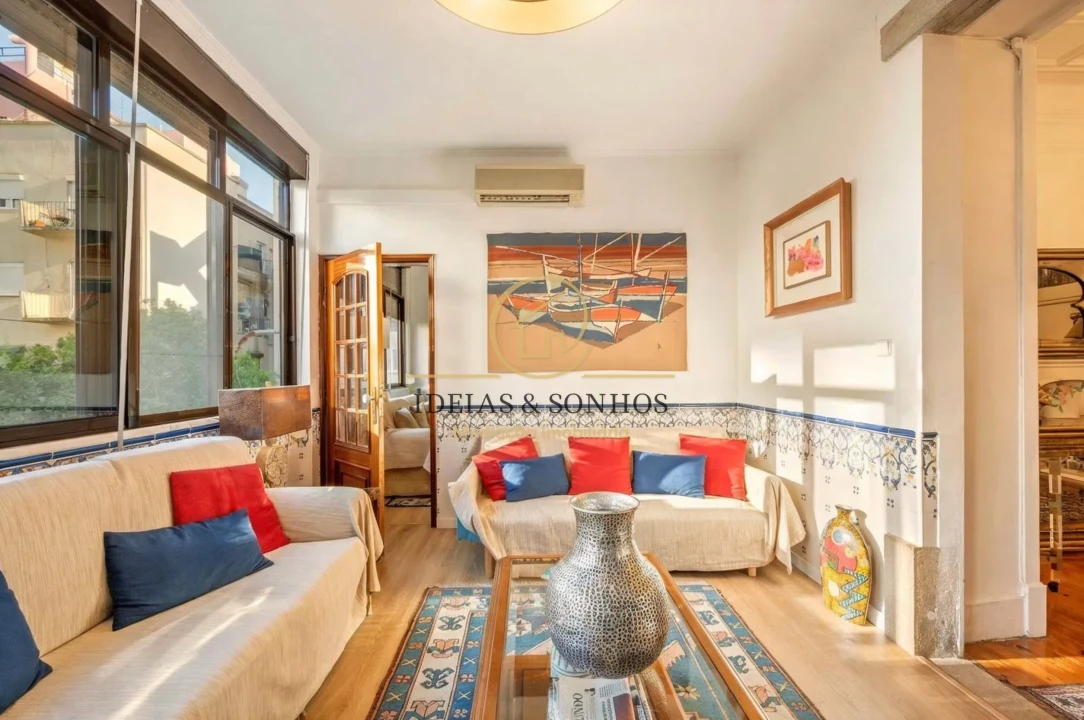 Apartamento T3 para Venda em Campo de Ourique Foto 2