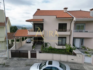 Moradia T4 para Venda em Fânzeres e São Pedro da Cova