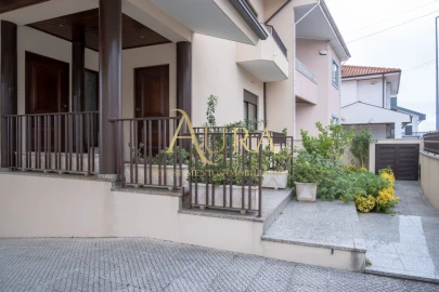 Moradia T4 para Venda em Fânzeres e São Pedro da Cova