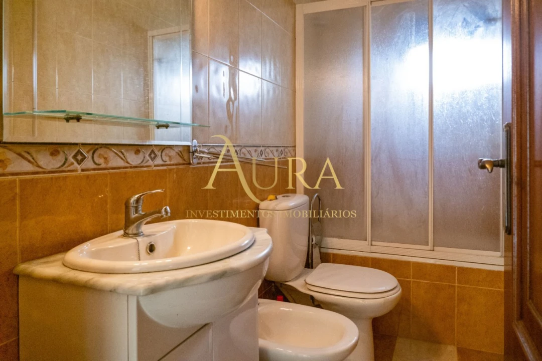 Moradia T4 para Venda em Fânzeres e São Pedro da Cova Foto 15