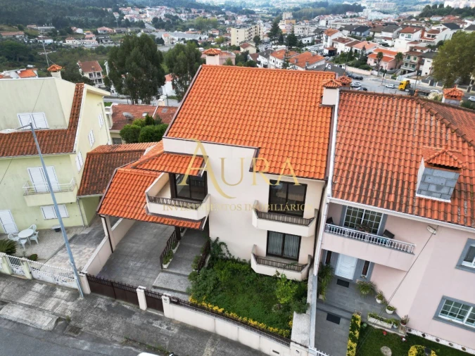 Moradia T4 para Venda em Fânzeres e São Pedro da Cova Foto 4