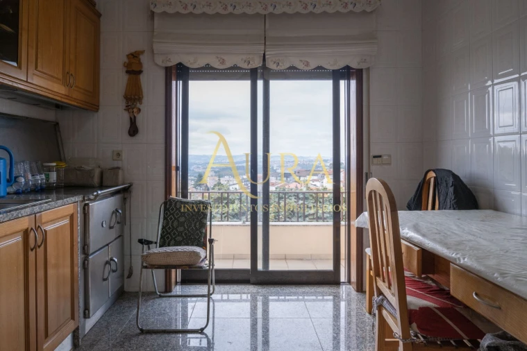 Moradia T4 para Venda em Fânzeres e São Pedro da Cova Foto 13