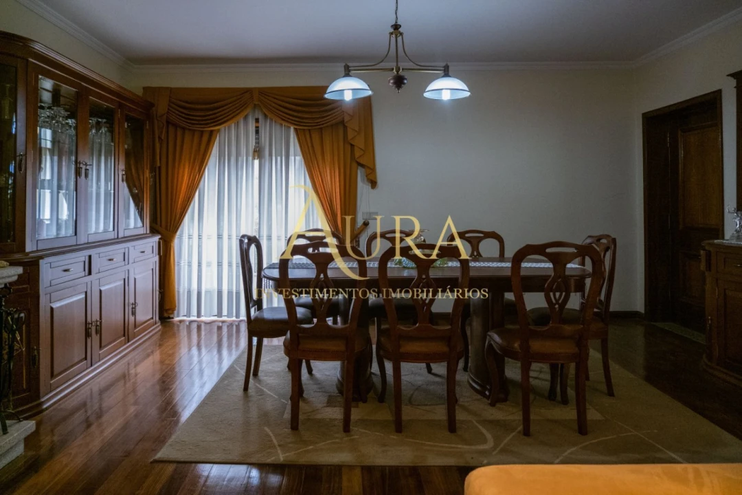 Moradia T4 para Venda em Fânzeres e São Pedro da Cova Foto 7