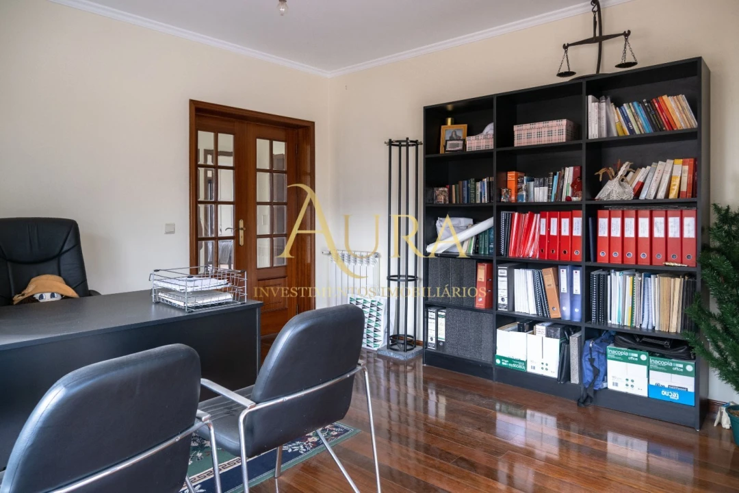 Moradia T4 para Venda em Fânzeres e São Pedro da Cova Foto 17