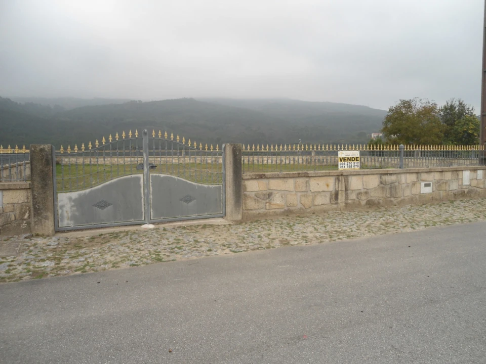 Terreno para Venda em Candemil e Gondar Foto 1