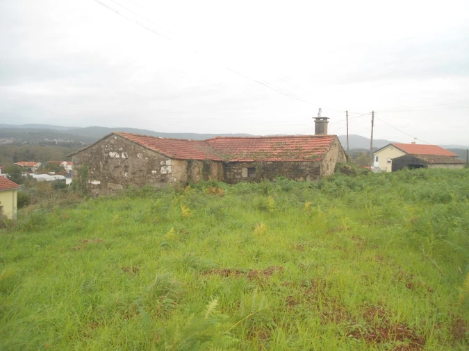 Quinta T0 para Venda em Gondarem Foto 3