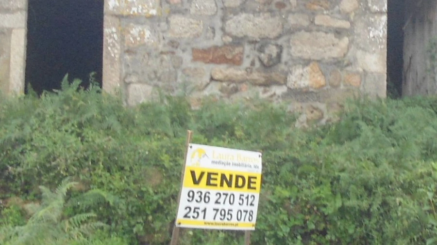 Quinta T0 para Venda em Gondarem
