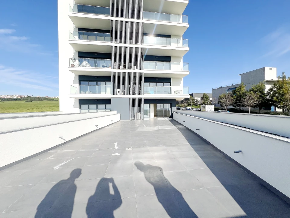 Apartamento T2 para Venda em Pontinha e Famões Foto 5