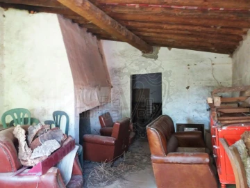 Moradia T1 para Venda em São Domingos de Ana Loura