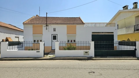 Moradia T4 para Venda em Atouguia da Baleia