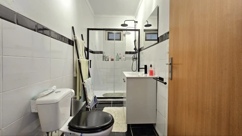 Moradia T4 para Venda em Atouguia da Baleia