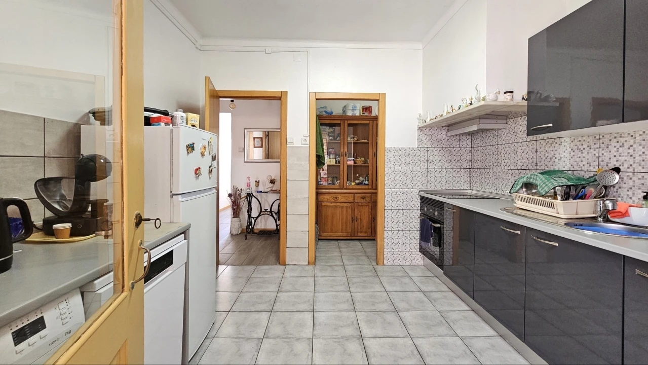 Moradia T4 para Venda em Atouguia da Baleia Foto 10