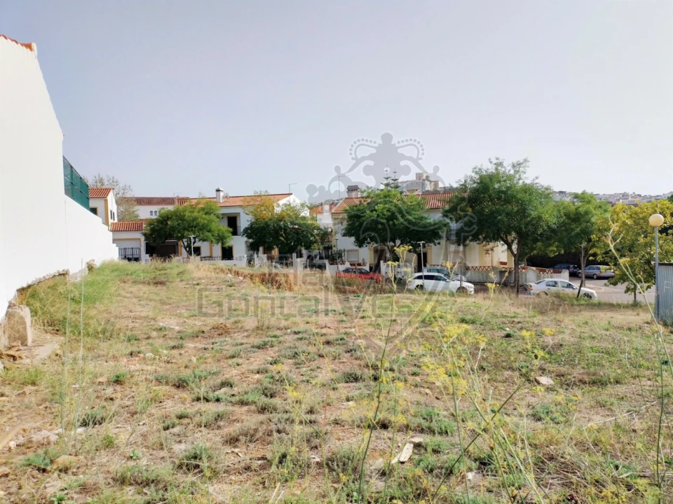 Terreno para Venda em Estremoz (Santa Maria e Santo André) Foto 1