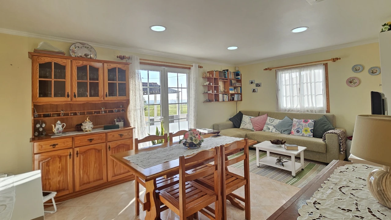 Moradia T3 para Venda em Atouguia da Baleia Foto 6