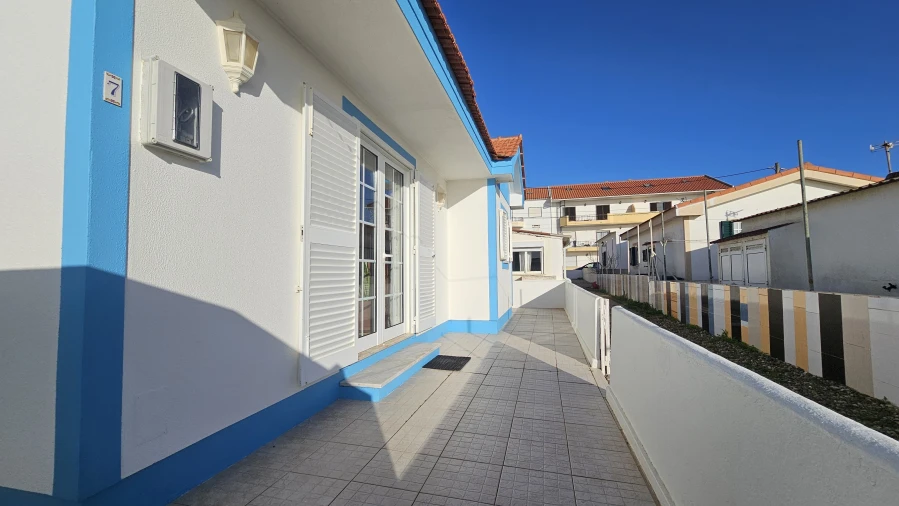 Moradia T3 para Venda em Atouguia da Baleia Foto 3