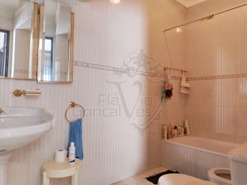 Moradia T4 para Venda em São João Baptista