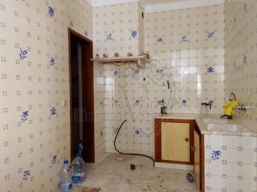 Moradia T4 para Venda em São João Baptista