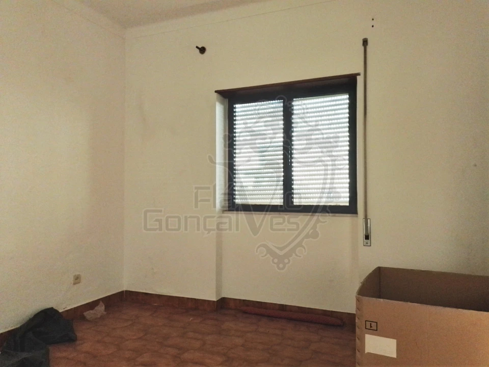 Moradia T4 para Venda em São João Baptista Foto 5