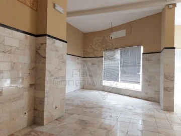 Loja para Venda em Estremoz (Santa Maria e Santo André)