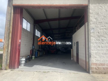 Armazém para Venda em Arraiolos