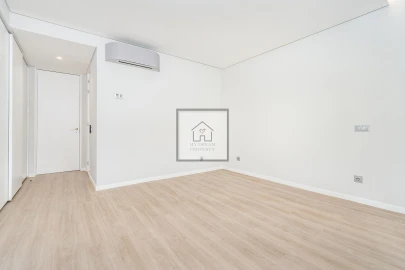 Apartamento T3 para Venda em Funchal (Se)