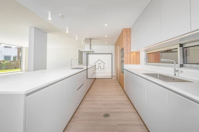 Apartamento T3 para Venda em Funchal (Se)