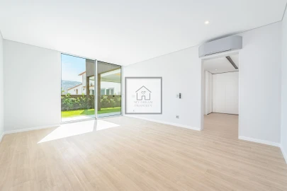 Apartamento T3 para Venda em Funchal (Se)