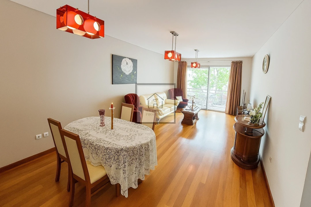 Apartamento T2 para Venda em São Martinho Foto 4