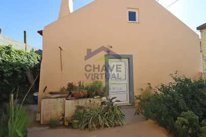 Moradia T1 para Venda em Peral