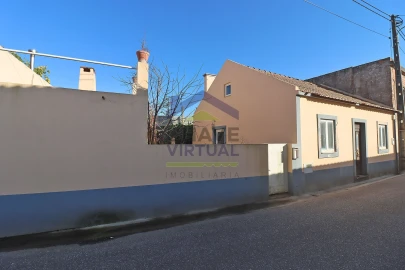 Moradia T1 para Venda em Peral