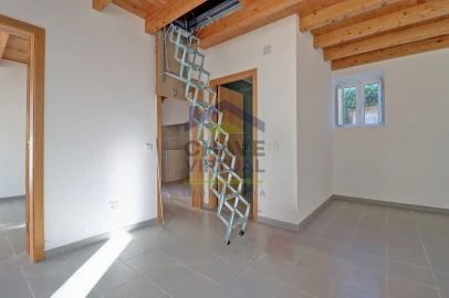 Moradia T1 para Venda em Peral