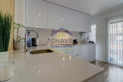 Apartamento T3 para Venda em Bombarral e Vale Covo