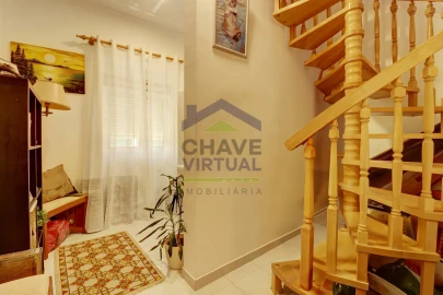 Moradia T4 para Venda em Cadaval e Pêro Moniz