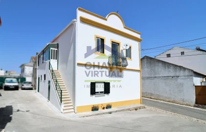 Moradia T4 para Venda em Cadaval e Pêro Moniz