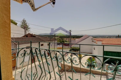 Moradia T4 para Venda em Cadaval e Pêro Moniz