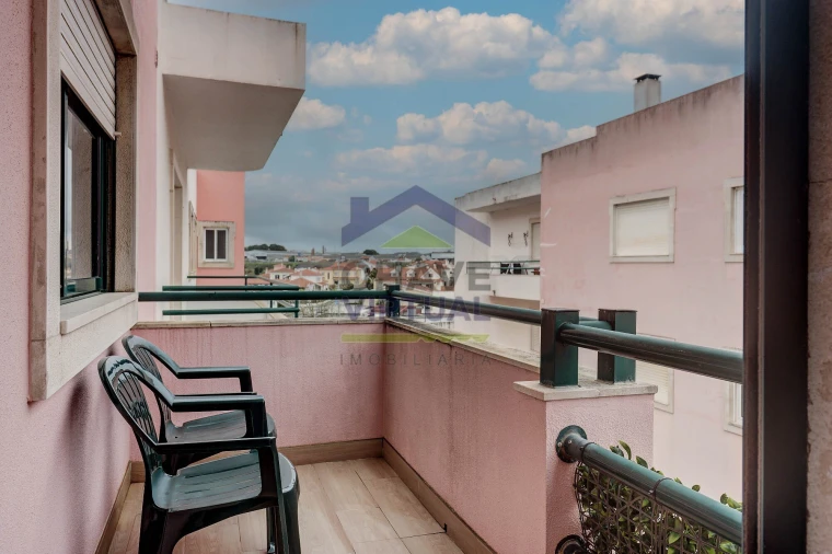 Apartamento T3 para Venda em Bombarral e Vale Covo Foto 10
