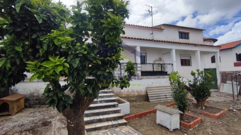 Moradia T4 para Venda em Bombarral e Vale Covo