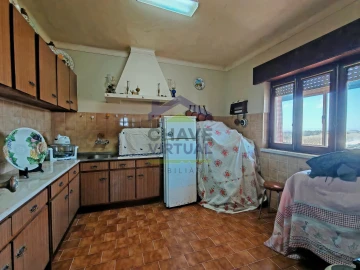 Moradia T2 para Venda em Bombarral e Vale Covo