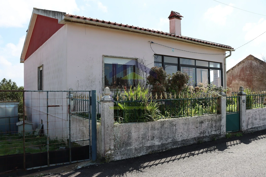 Moradia T2 para Venda em Bombarral e Vale Covo Foto 5