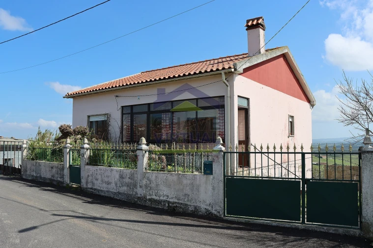 Moradia T2 para Venda em Bombarral e Vale Covo Foto 3